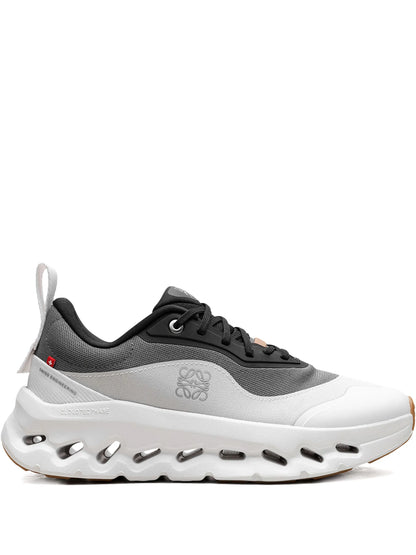 Cloud On x Loewe Noir & Blanc