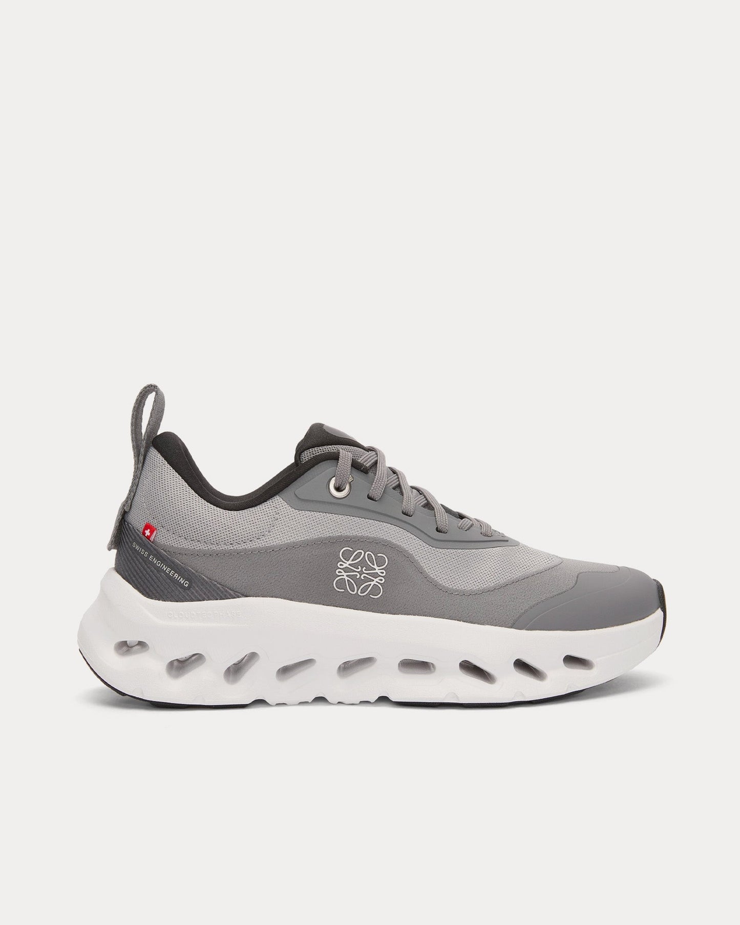 Cloud On x Loewe Gris
